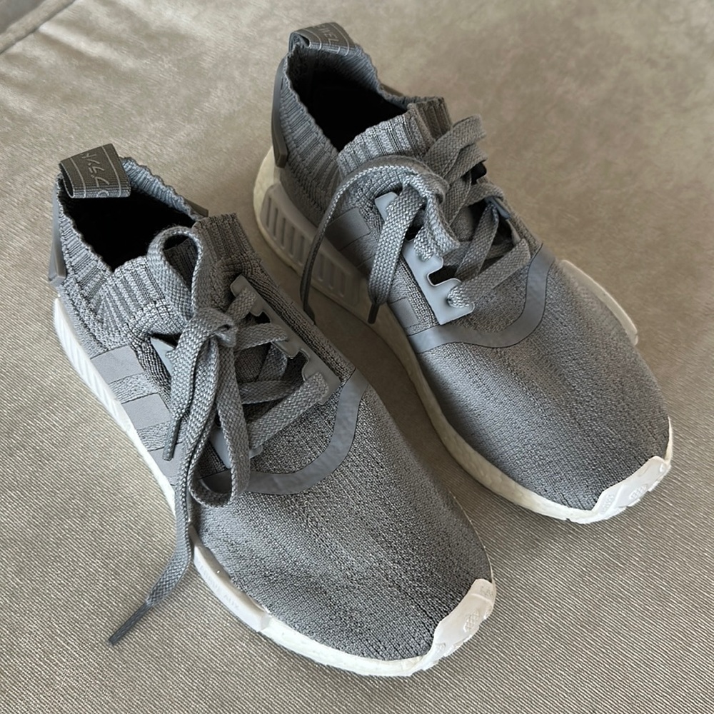Adidas NMD R1 Sneakers in grey size 5
